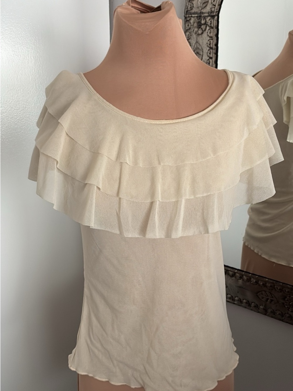 Women’s Cream Ruffle Layer Top very feminine size medium